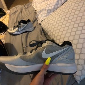 Nike white/silver volleyball shoes